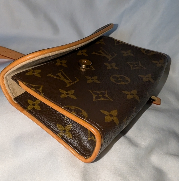 LOUIS VUITTON Florentine Waist Bag Monogram Canvas XS Belt × 1 - Picture 3 of 9